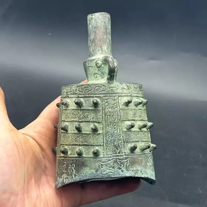 Reine Kupferglocken-Anhänger R – Musical Instrument In Africa Bewertung und Preis